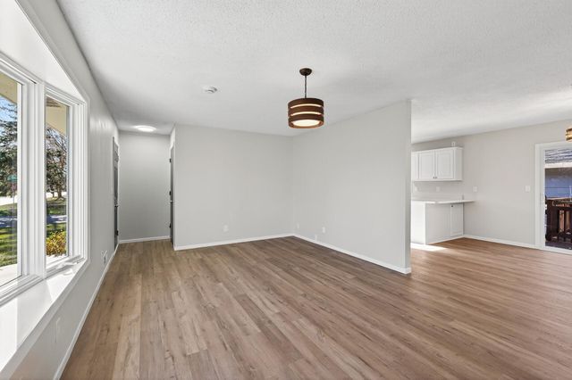 11201 Maryland Avenue N, Champlin, MN 55316