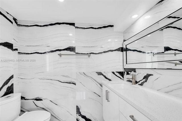 5260 NW 11th St 201, Plantation, FL 33313