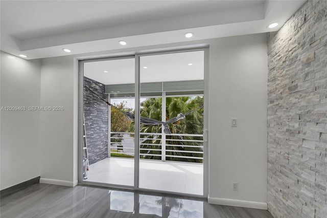 5260 NW 11th St 201, Plantation, FL 33313