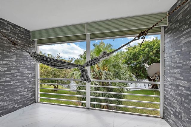 5260 NW 11th St 201, Plantation, FL 33313