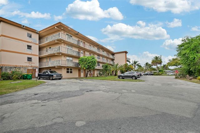 5260 NW 11th St 201, Plantation, FL 33313