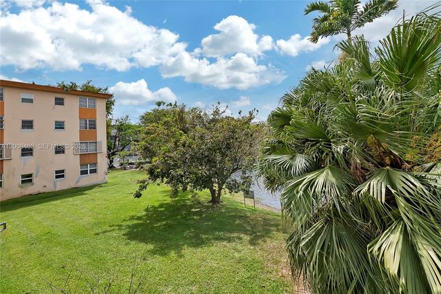 5260 NW 11th St 201, Plantation, FL 33313