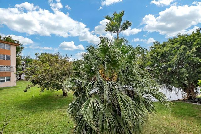 5260 NW 11th St 201, Plantation, FL 33313