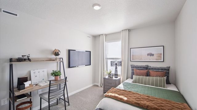 590 N Kimberlite Street, Tiffin, IA 52340