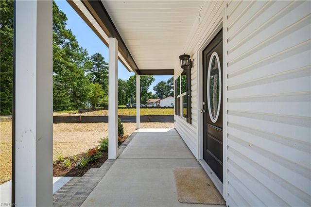 14160 Booker T DR, Carrollton, VA 23314