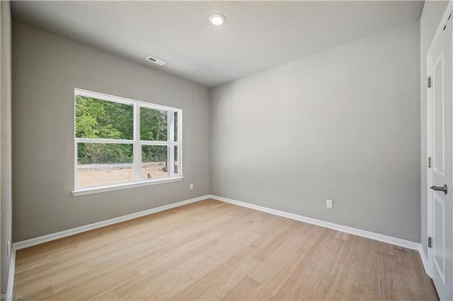 14160 Booker T DR, Carrollton, VA 23314