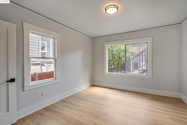 863 40th, Oakland, CA 94608