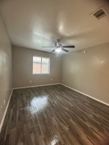 1122 Millview Drive 203, Arlington, TX 76012