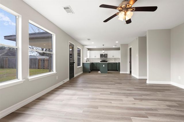 2406 Pinpoint Drive, Spring, TX 77373