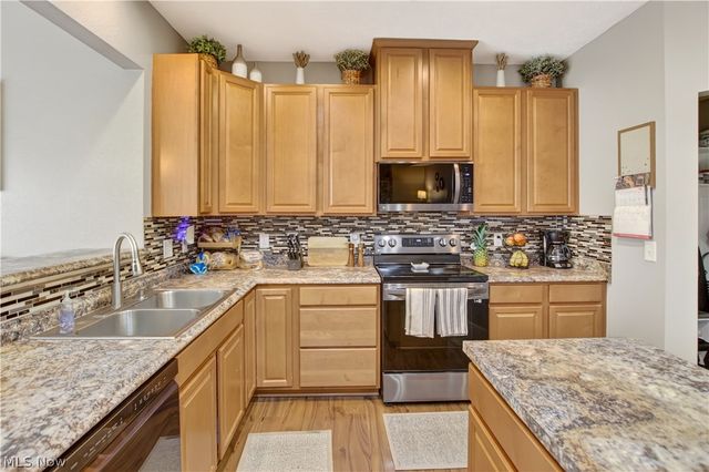7326 Quails Nest Lane, North Ridgeville, OH 44039