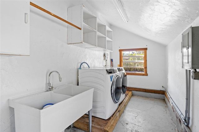 7810 SENRAB DRIVE, Bradenton, FL 34209