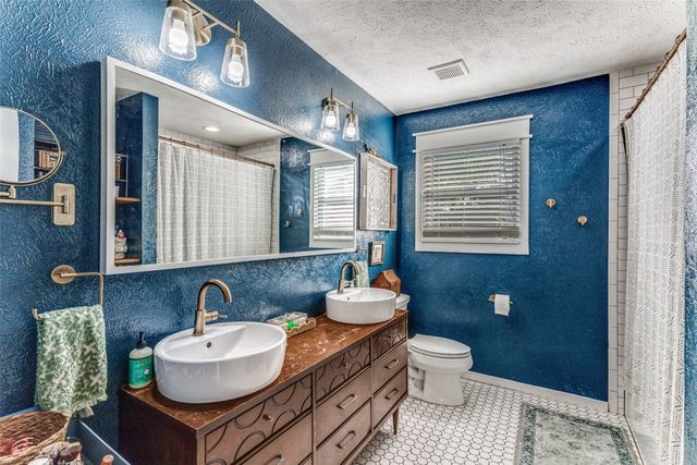 5716 Tracyne Drive, Westworth Village, TX 76114