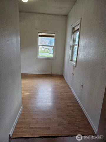 417 Monroe Street, Hoquiam, WA 98550