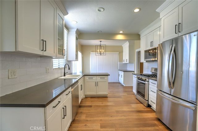 811 E Chapman, Orange, CA 92866