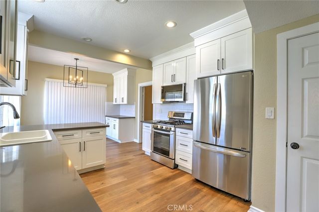 811 E Chapman, Orange, CA 92866