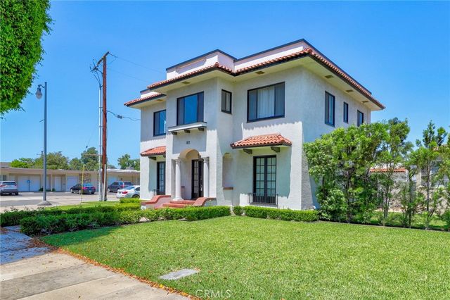 811 E Chapman, Orange, CA 92866