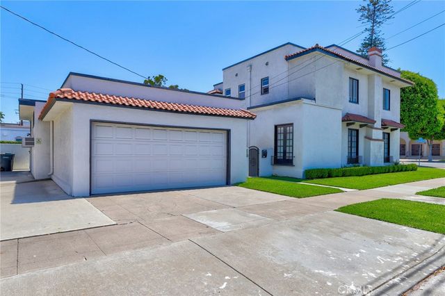 811 E Chapman, Orange, CA 92866