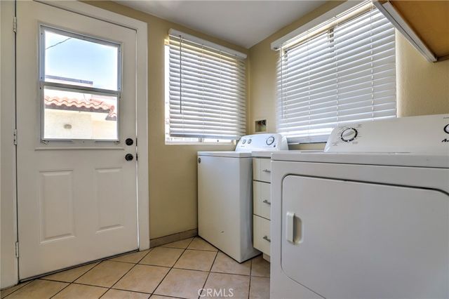 811 E Chapman, Orange, CA 92866