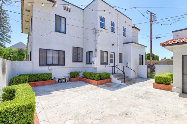811 E Chapman, Orange, CA 92866