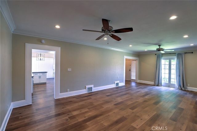 811 E Chapman, Orange, CA 92866