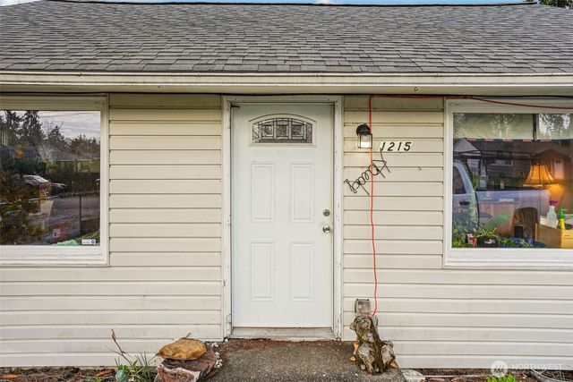 1215 117th Street S, Tacoma, WA 98444