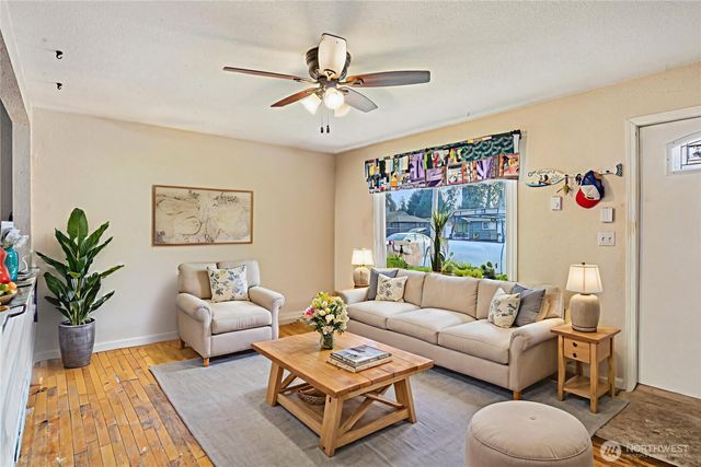 1215 117th Street S, Tacoma, WA 98444