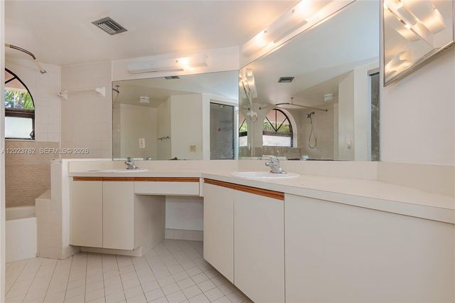 15525 N Miami Lakeway N 205-8, Miami Lakes, FL 33014