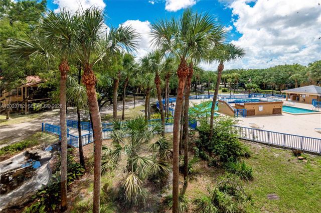 15525 N Miami Lakeway N 205-8, Miami Lakes, FL 33014