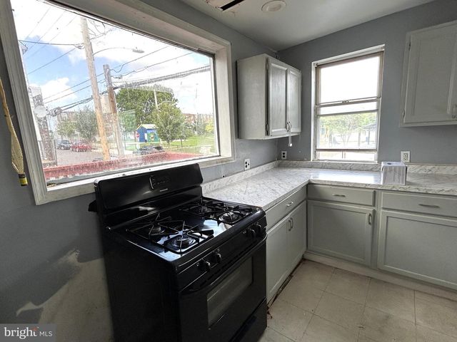 7101 SEAFORD RD, Upper Darby, PA 19082
