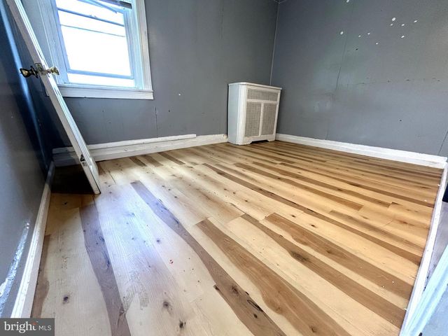 7101 SEAFORD RD, Upper Darby, PA 19082