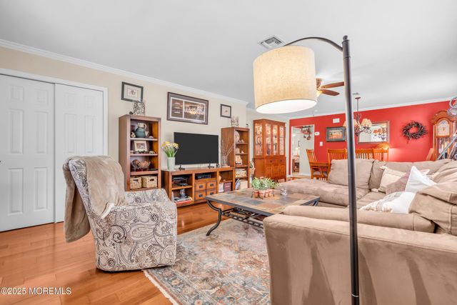 16 Goyave Street, Toms River, NJ 08757