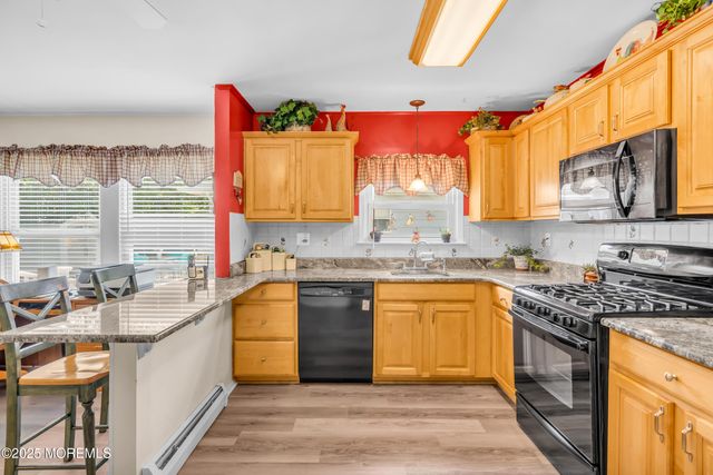 16 Goyave Street, Toms River, NJ 08757