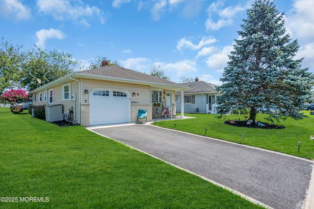 16 Goyave Street, Toms River, NJ 08757