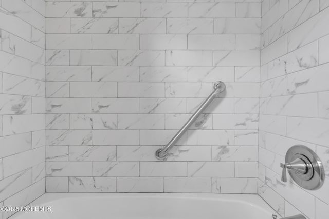 16 Goyave Street, Toms River, NJ 08757