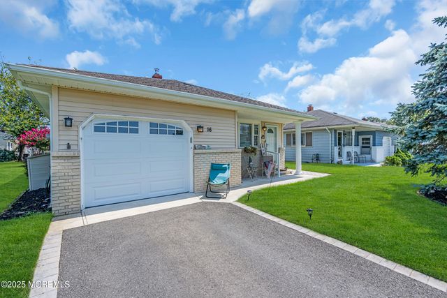 16 Goyave Street, Toms River, NJ 08757