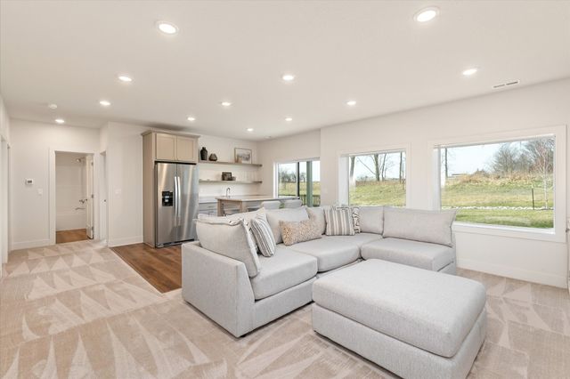 2646 SE Steele Drive, Waukee, IA 50263
