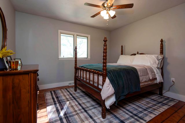 4711 East Farm Road 128, Springfield, MO 65802