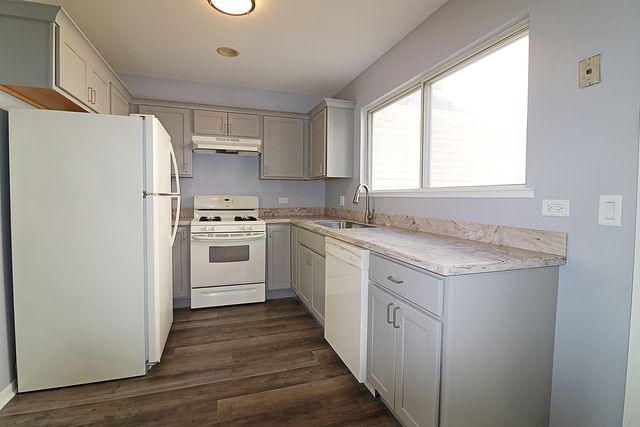 590 LeParc Circle, Buffalo Grove, IL 60089