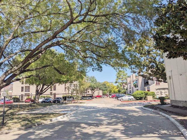 10855 Meadowglen Lane 1024, Houston, TX 77042