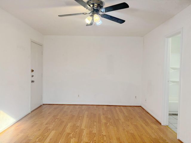 10855 Meadowglen Lane 1024, Houston, TX 77042
