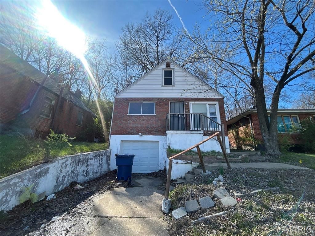 8455 Concord Place, St Louis, MO 63147