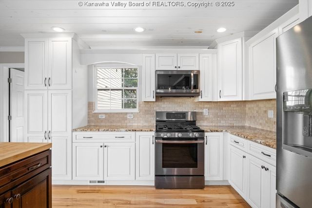 118 DOMINIC Drive, Scott Depot, WV 25560