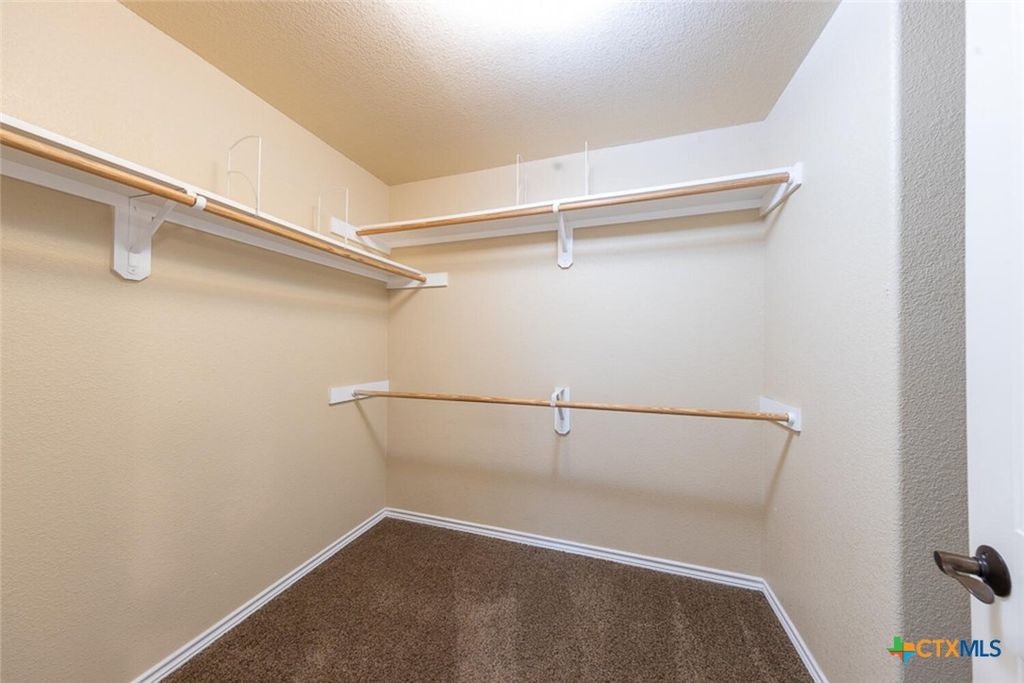 Image 14 of property listing at 853 Crossbow Drive, Canyon Lake, TX 78133