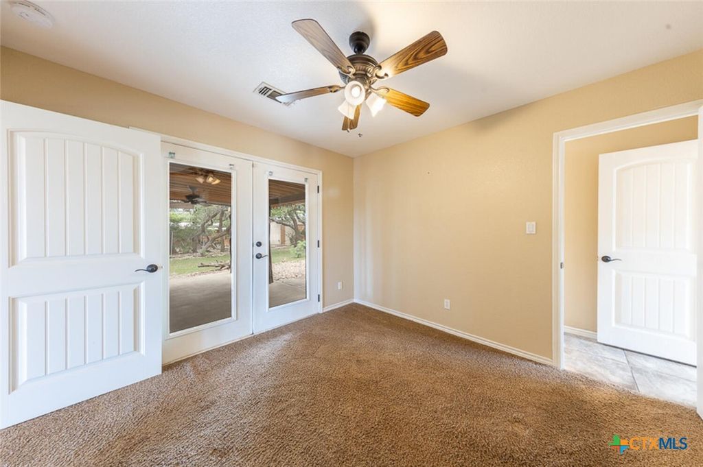 Image 19 of property listing at 853 Crossbow Drive, Canyon Lake, TX 78133