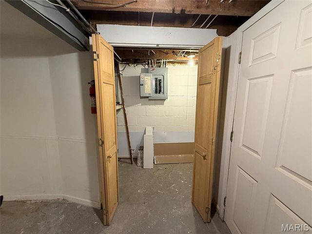 2324 Huntington Avenue, St Louis, MO 63114