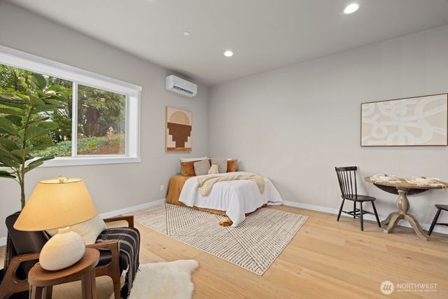 7853 S 132 Street, Seattle, WA 98178