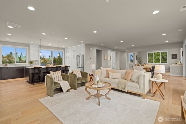 7853 S 132 Street, Seattle, WA 98178