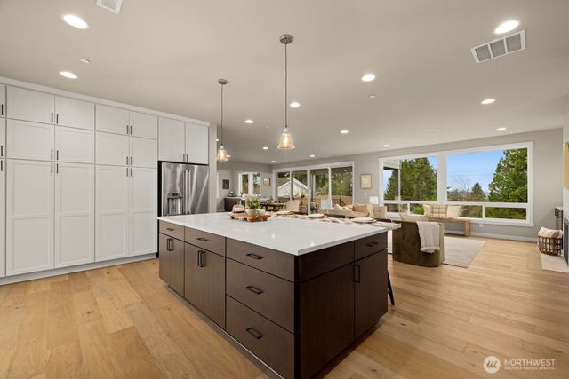 7853 S 132 Street, Seattle, WA 98178