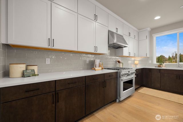 7853 S 132 Street, Seattle, WA 98178