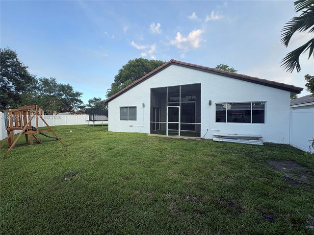 1970 NW 178th Terrace 1, Pembroke Pines, FL 33029